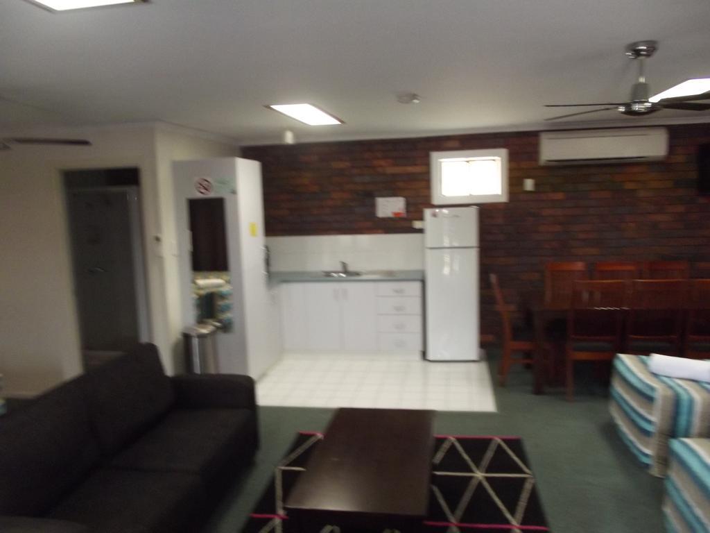 טוומבה Bridge Street Motor Inn מראה חיצוני תמונה