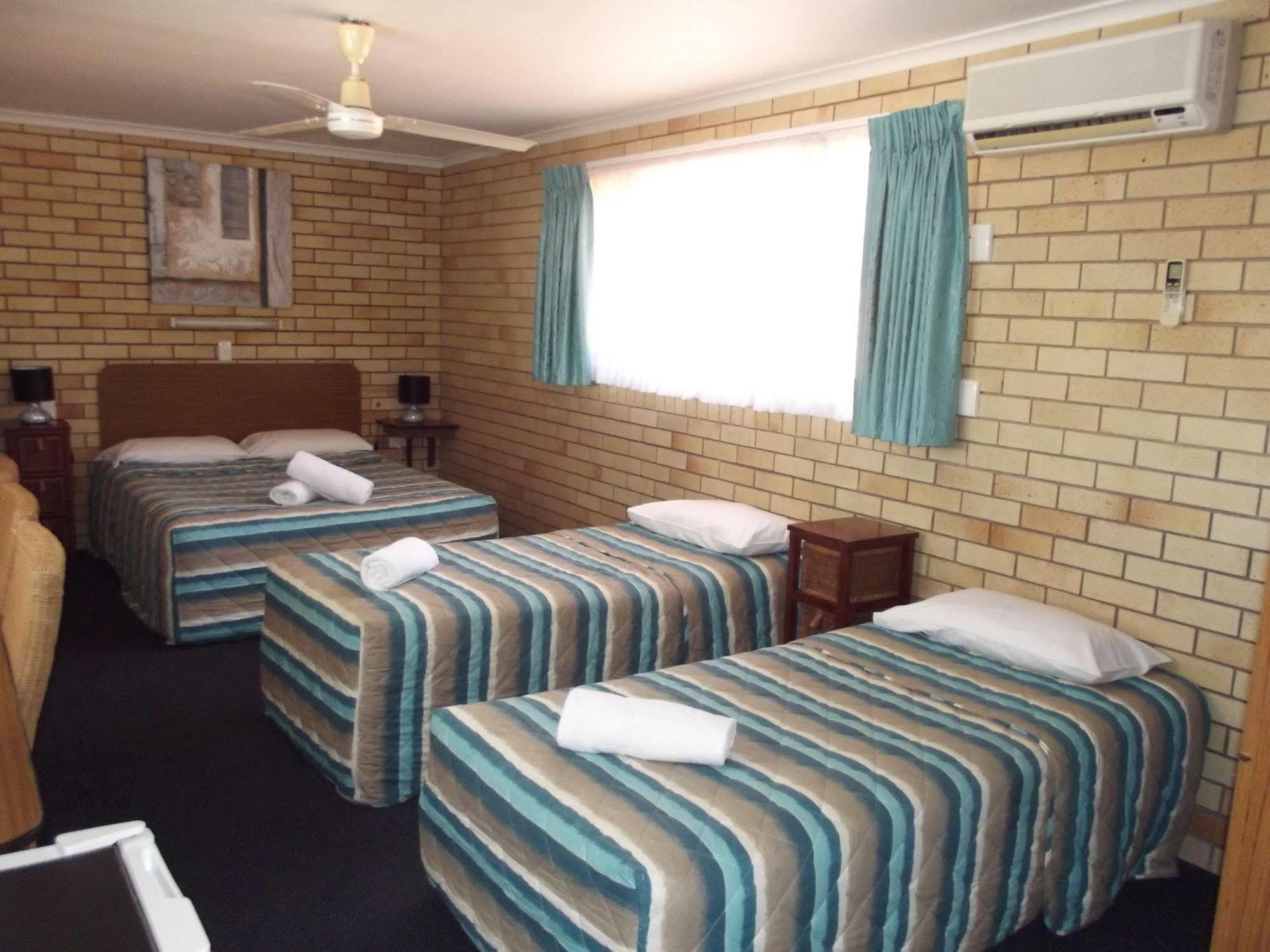 טוומבה Bridge Street Motor Inn מראה חיצוני תמונה
