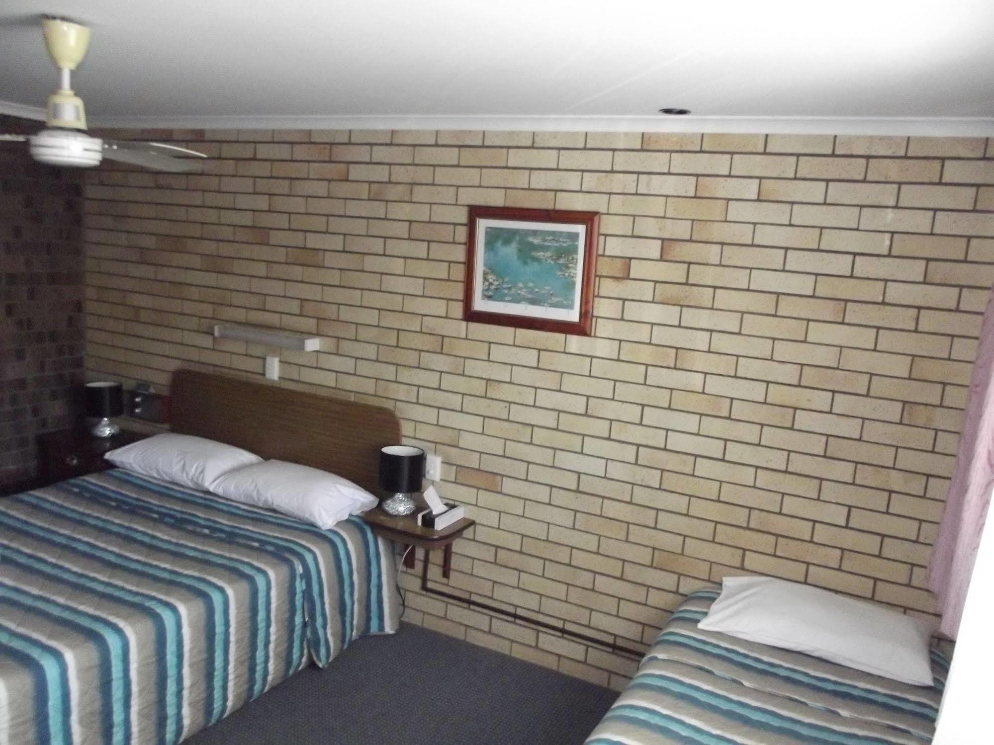טוומבה Bridge Street Motor Inn מראה חיצוני תמונה